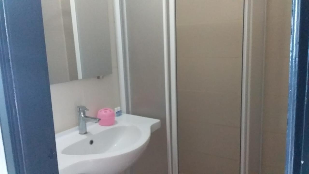 Hotel Leon فوكا المظهر الخارجي الصورة