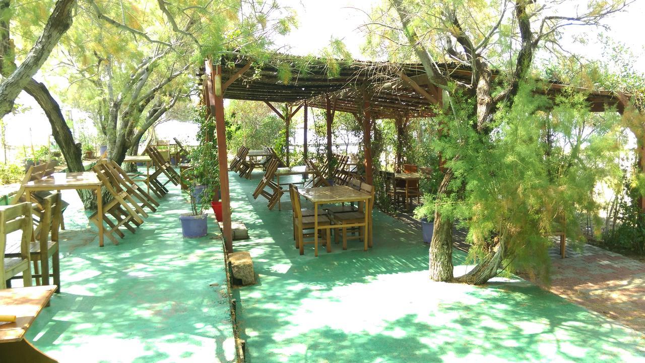 Hotel Leon فوكا المظهر الخارجي الصورة