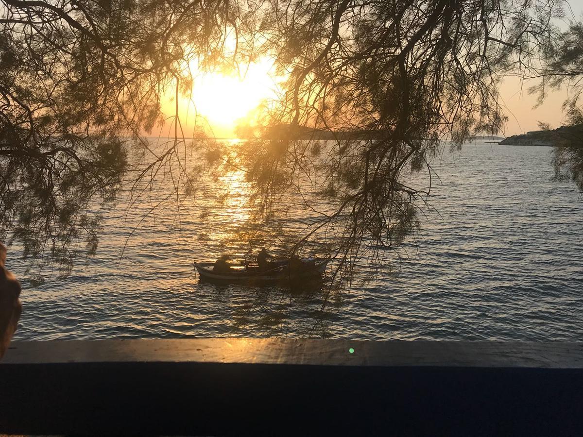 Hotel Leon فوكا المظهر الخارجي الصورة